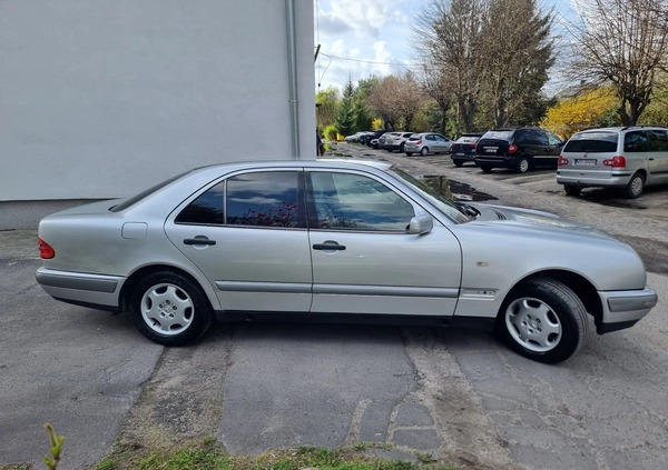 Mercedes-Benz Klasa E cena 5900 przebieg: 347000, rok produkcji 1997 z Pruszków małe 232